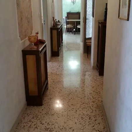 Tora House Катанія