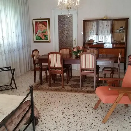 Tora House Гостьовий будинок