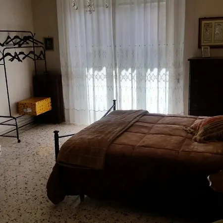 Tora House Катанія