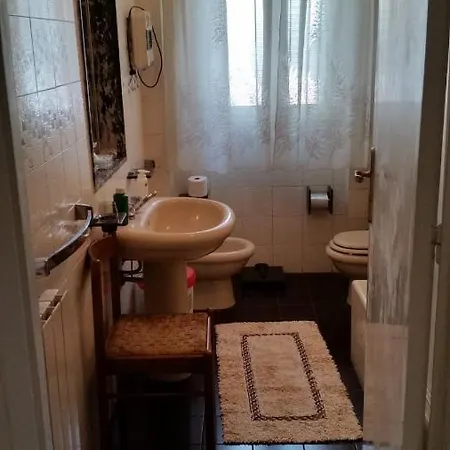 Гостьовий будинок Tora House *