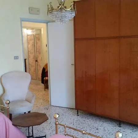 Tora House * Катанія