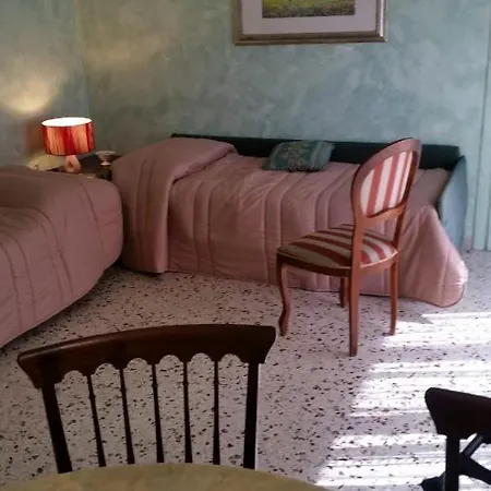 Tora House Гостьовий будинок Катанія